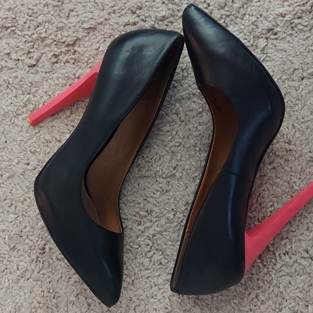 Shoes - Picture 3 of 4